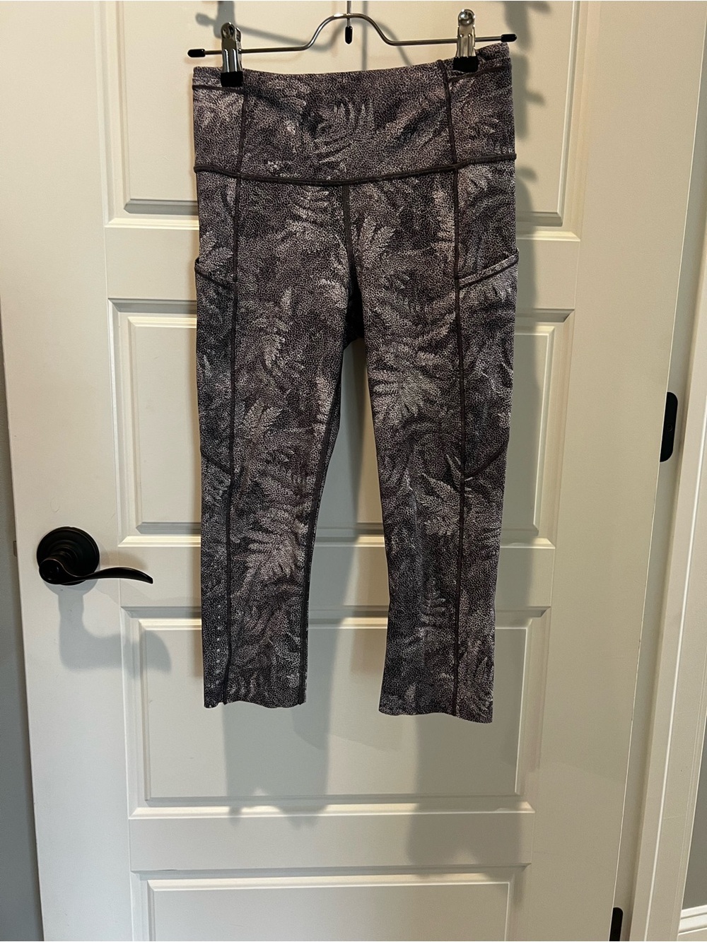 lululemon athletica Gray Printed cropped Leggings with Side Pockets